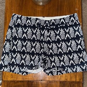 Crown & Ivy Black and White Pineapple Patterned Shorts